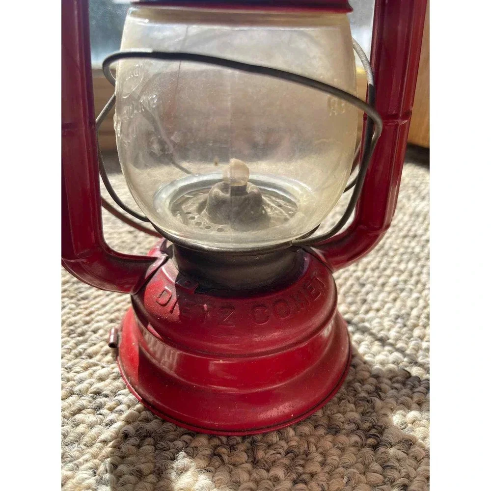 Vintage Dietz Comet H-12 Red Battery-operated Railroad Lantern Untested‎ Patina